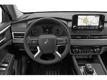 Mitsubishi Outlander SE