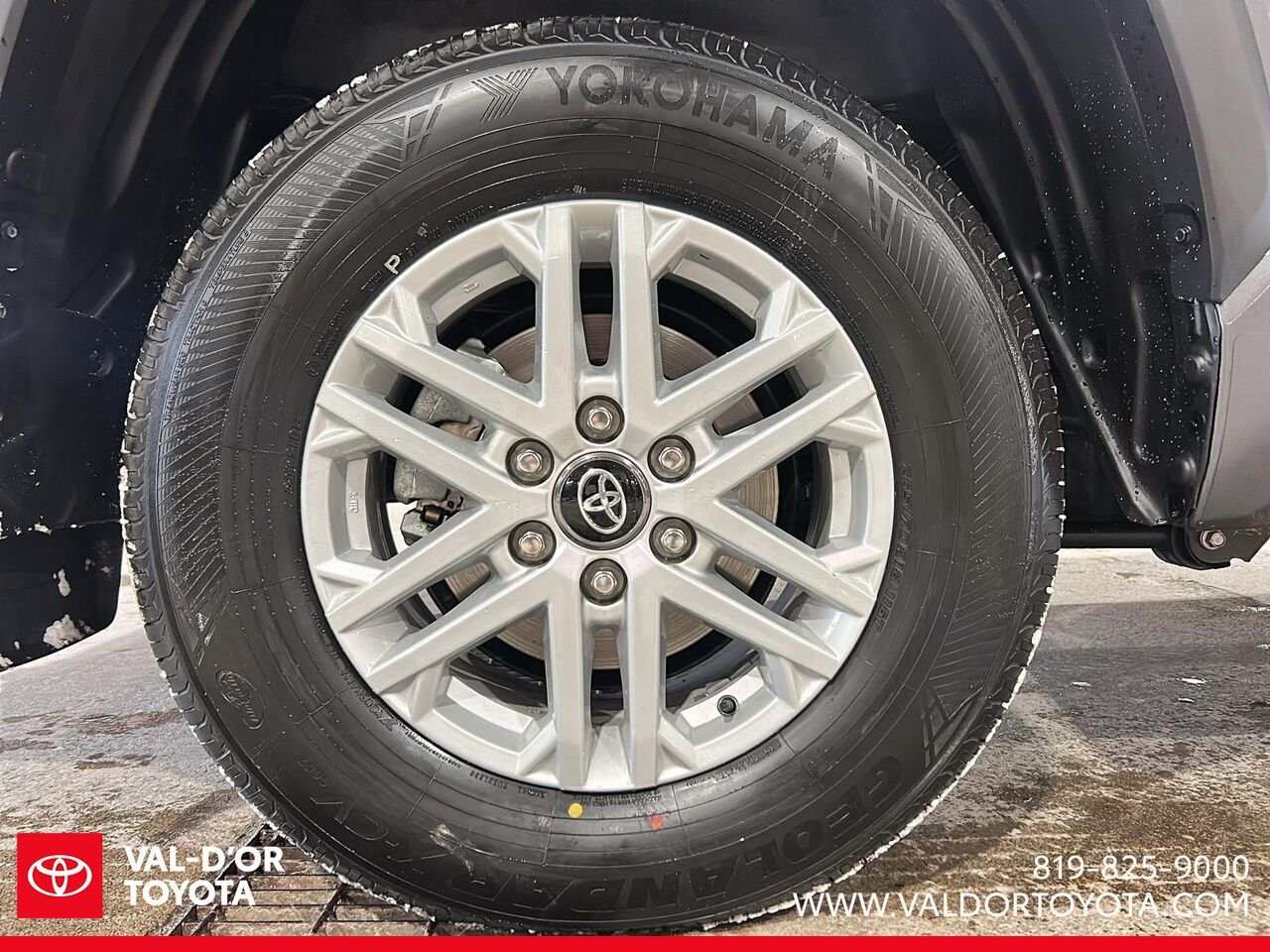 2026 Toyota Tundra SR5 Double Cab 4x4 caisse longue Magnetic Grey Metallic Val-d'Or - photo #5