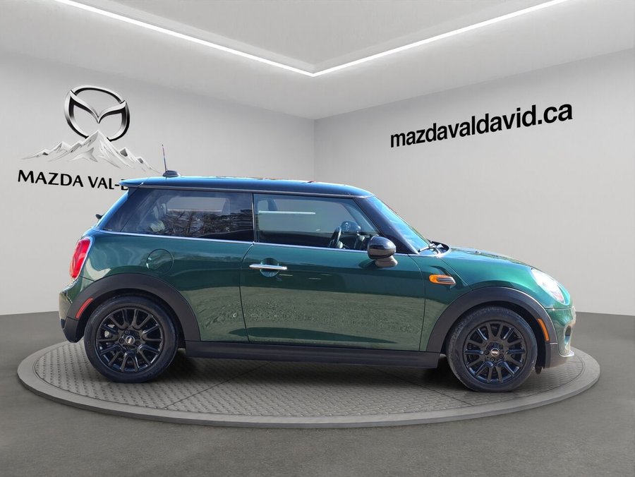 MINI Cooper toit rigide Hayon 3 portes, Toit ouvrant, cruise control, sièges en cuir, MANUEL 2016 Vert