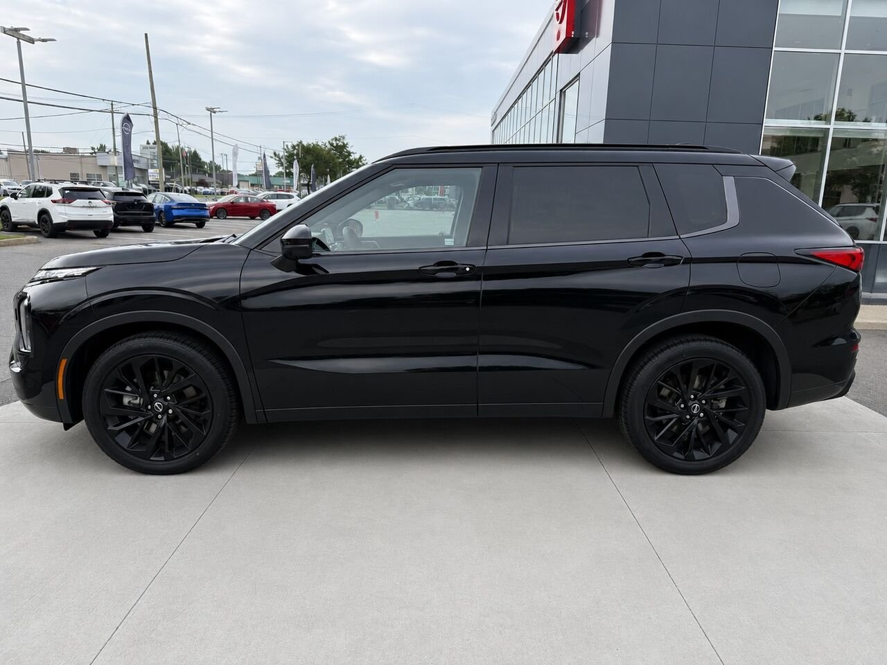 NISSAN Rogue hybride rechargeable ROGUE PHEV PLATINE 2026 Noir cosmique Châteauguay - photo #1