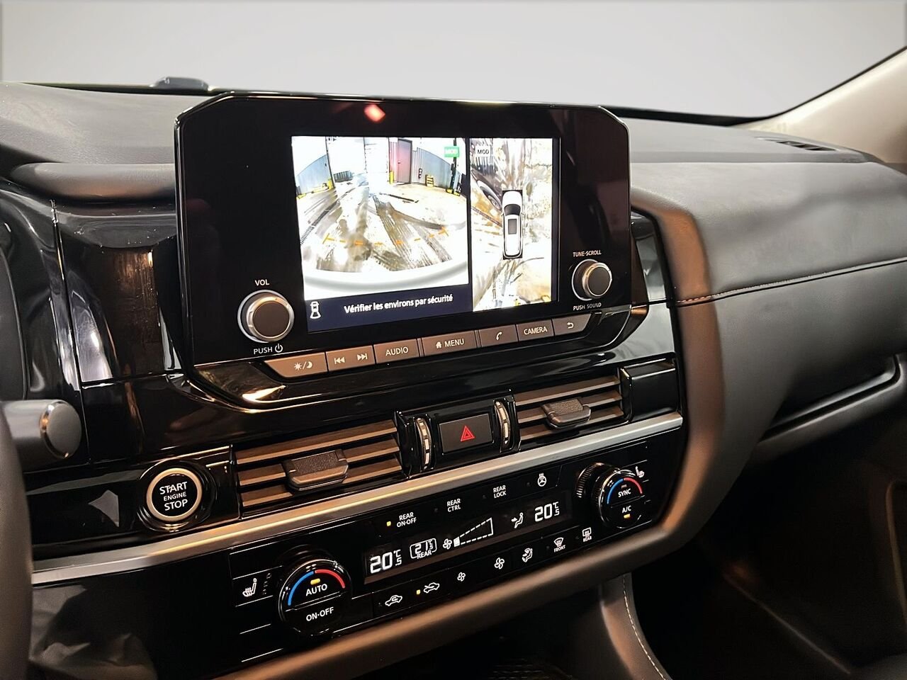 2024 Nissan Pathfinder Black Québec - photo #17