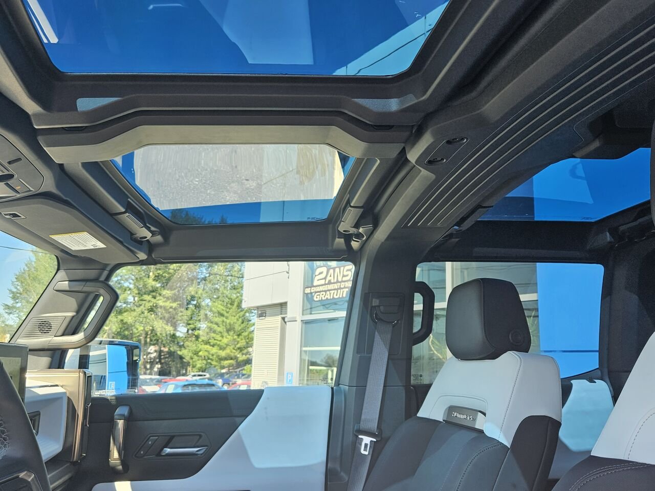 GMC HUMMER EV VUS 3X e4RM 4 portes 2024 Blanc Thetford Mines - photo #17