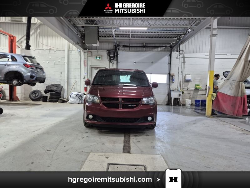 2016 Dodge GR Caravan Red Laval - photo #1