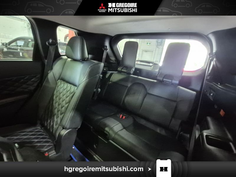 2023 Mitsubishi Outlander Plug-In Hybrid Black Saint-Eustache - photo #30