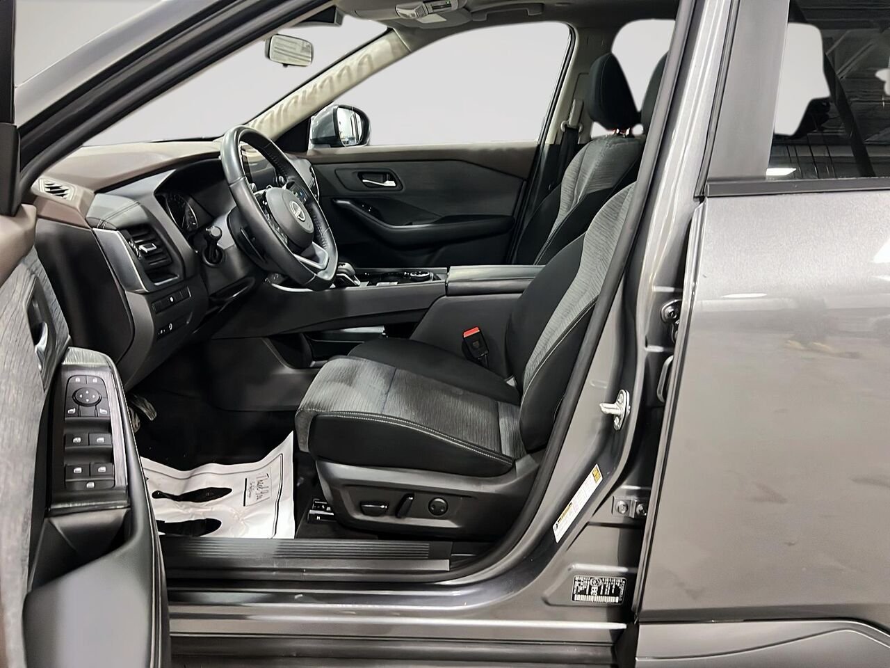 2023 Nissan Rogue Grey Québec - photo #8