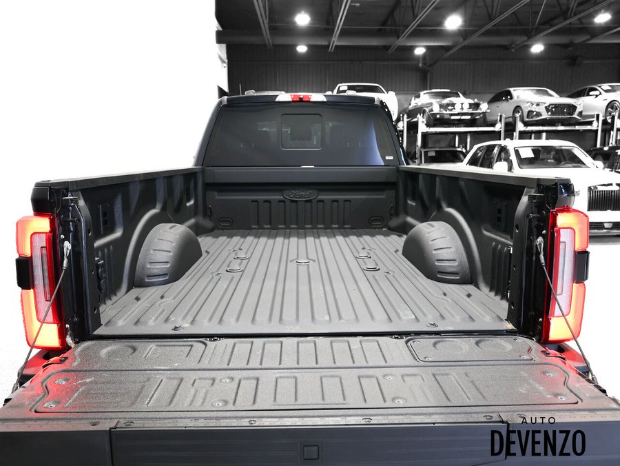 2026 Ford Super Duty F-450 DRW 2026 Black