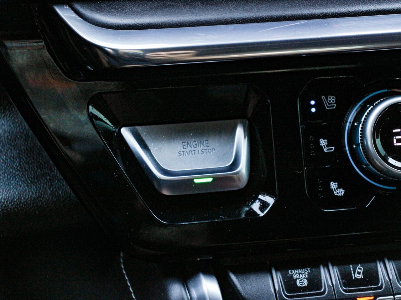 2024 GMC Sierra 3500HD 4WD Crew Cab 159 Denali Ultimate White Sherwood Park - photo #23