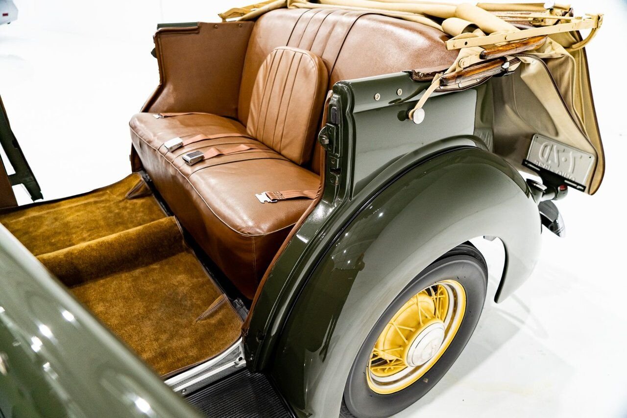 1936 Ford Model 48 Phaeton PRIX EN USD | Beautifully presented in original condition Green Montreal - photo #8