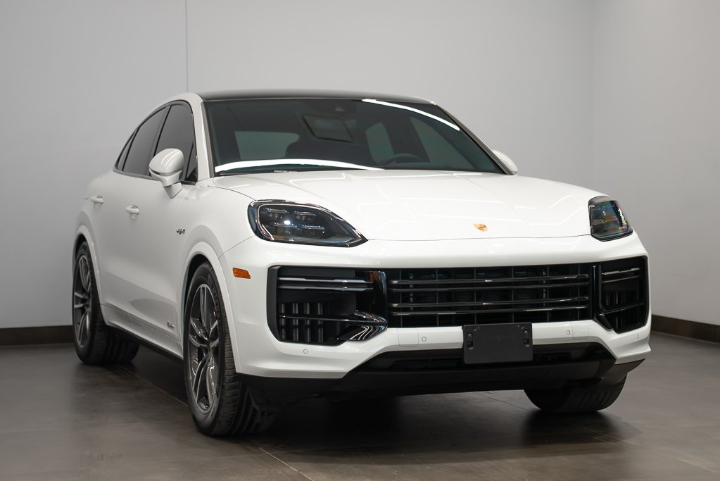 2024 Porsche Cayenne Turbo E-Hybrid Coupe AWD White Kirkland - photo #2