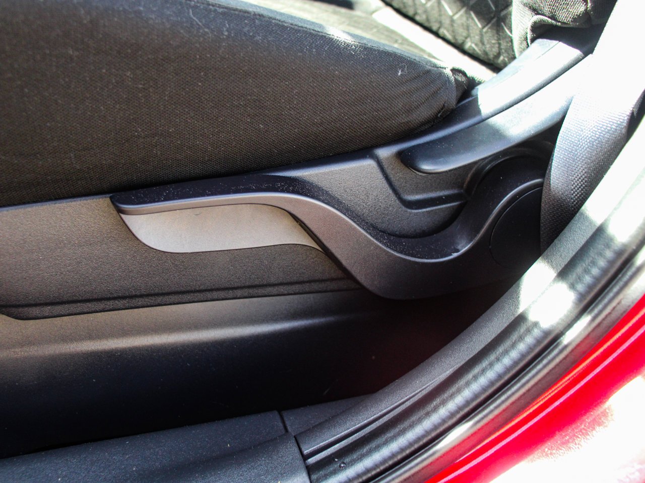 2024 Mitsubishi RVR ES AWC Red Sherwood Park - photo #14