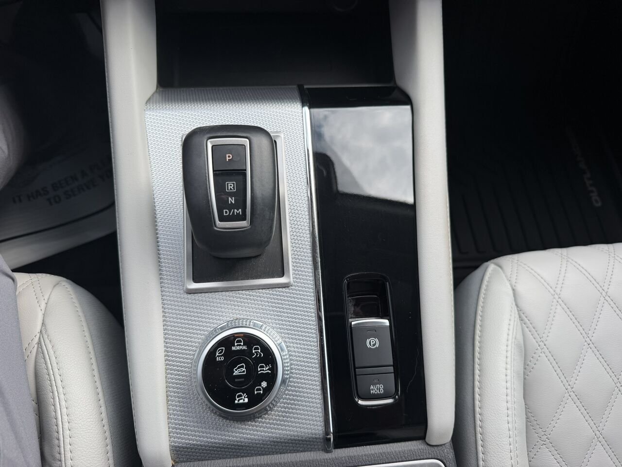 2022 Mitsubishi Outlander GT AWD 7 PASSAGERS Grey Laval - photo #30