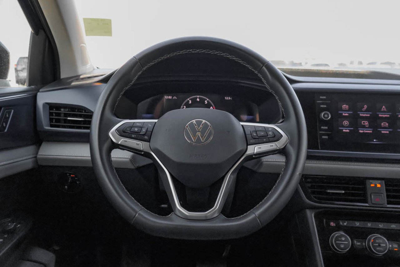 2024 Volkswagen Taos Comfortline 4MOTION Black Sherwood Park - photo #18