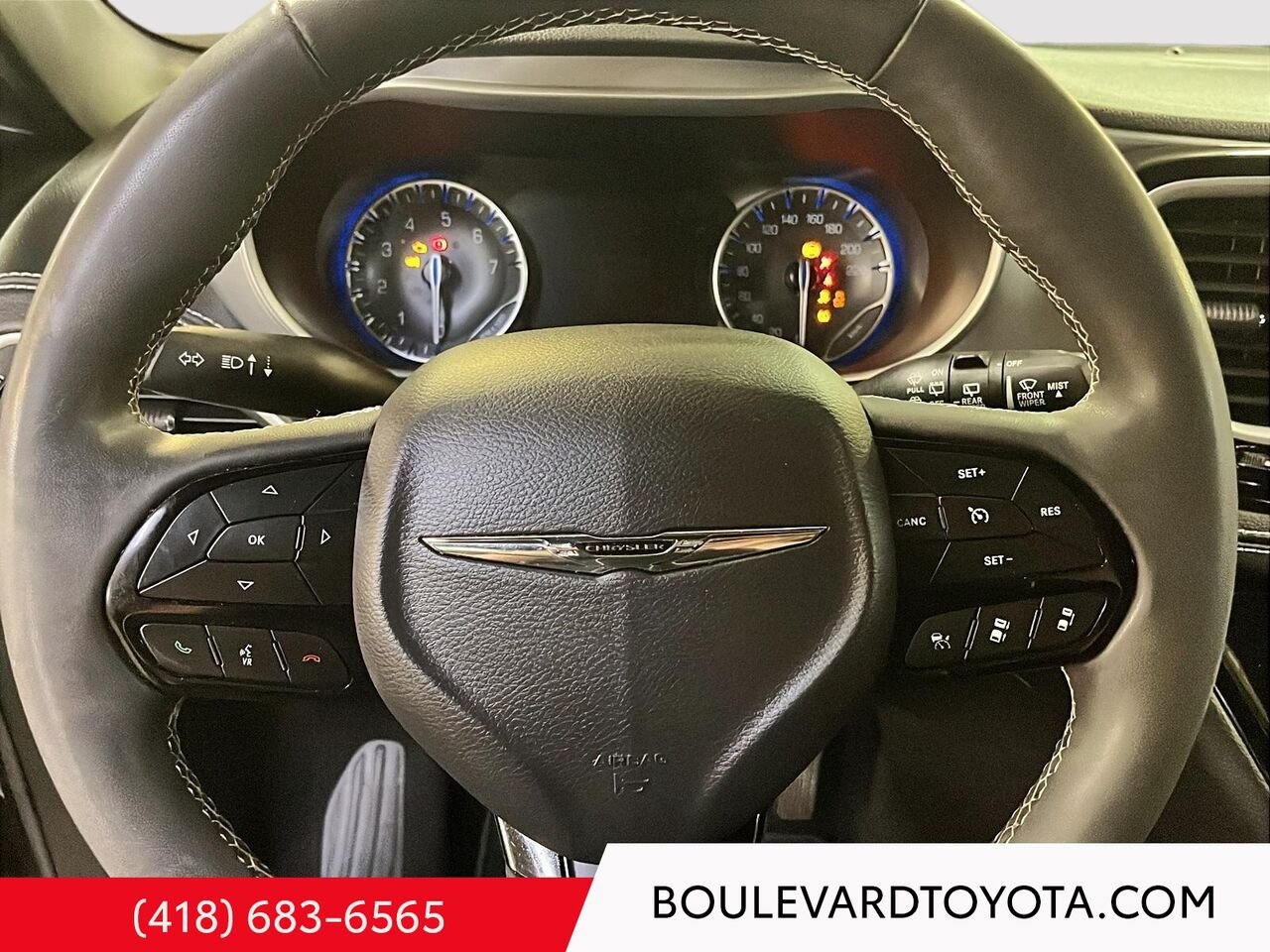 2022 Chrysler Pacifica 100232A-096 | TOURING Black Québec - photo #10