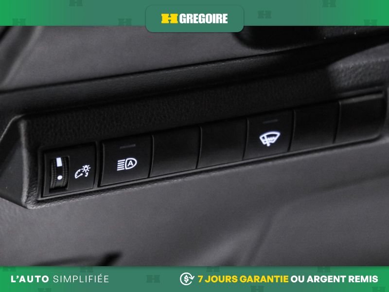 Toyota Corolla 730138 | SE AUTO A/C NAV GR ELECT MAGS CAM RECUL BLUETOOTH 2022 Blanc Laval - photo #16