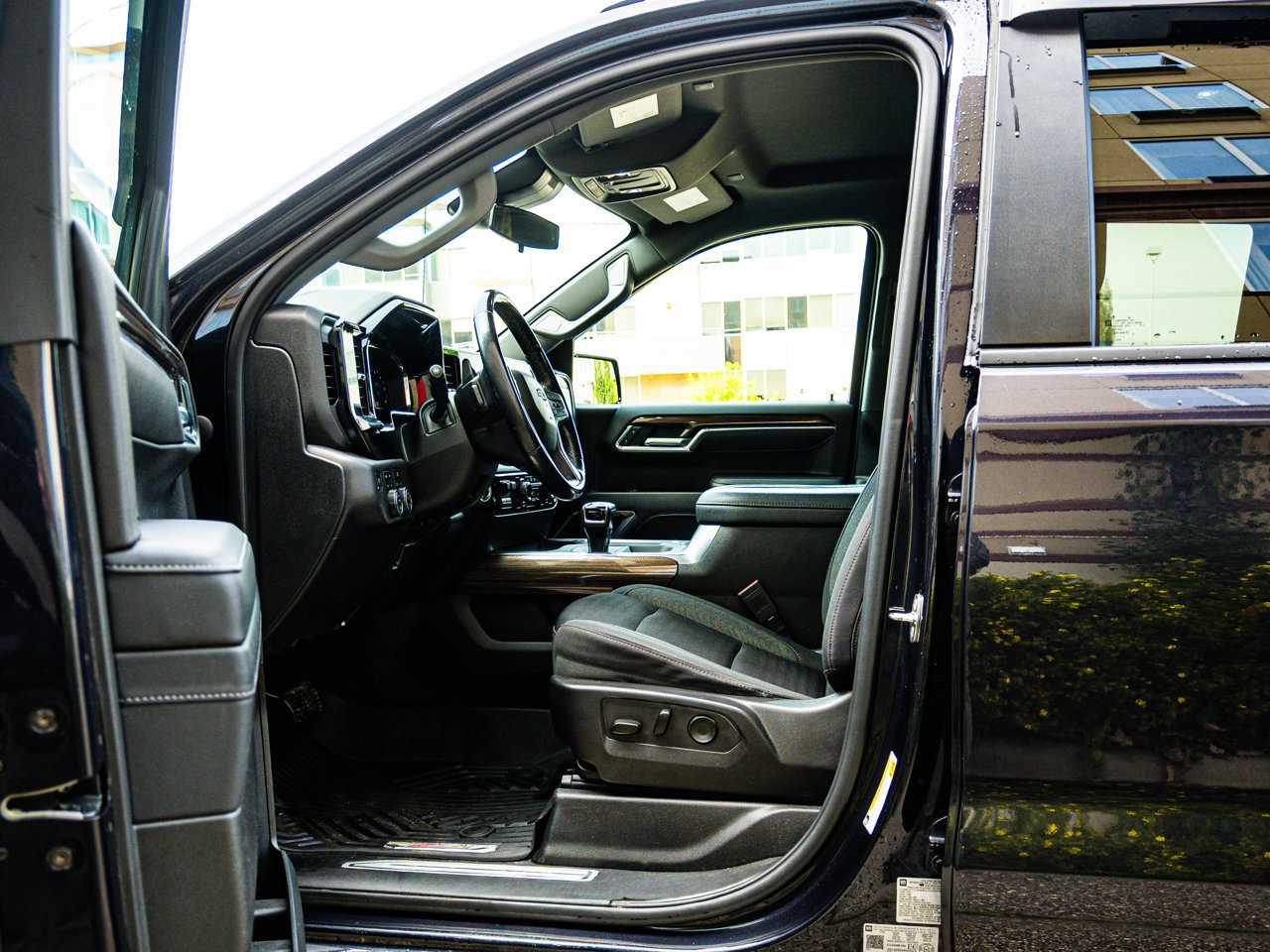 2022 Chevrolet Silverado 1500 4WD Crew Cab 147 LT Trail Boss Black Sherwood Park - photo #15