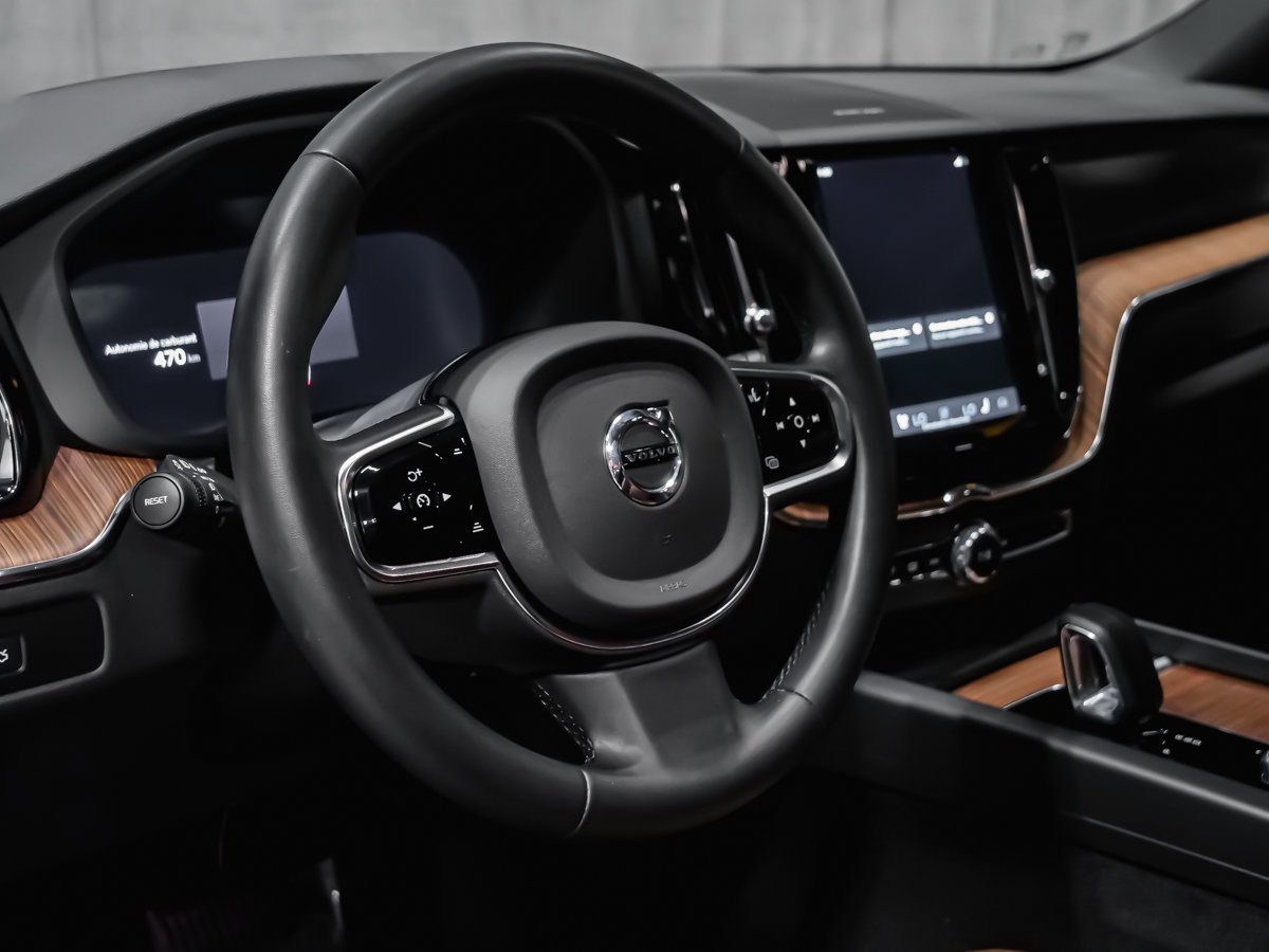 2024 Volvo XC60 B5 PLUS DARK CLIMATE Grey Montreal - photo #7