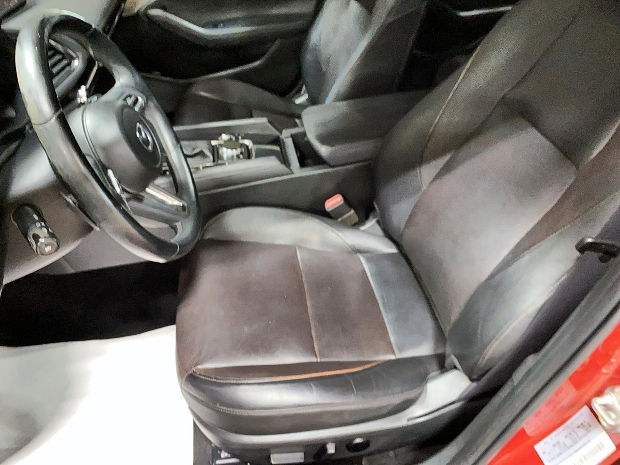 2019 Mazda Mazda3 VIN JM1BPBDM0K1121945 Red Baie-Comeau - photo #9