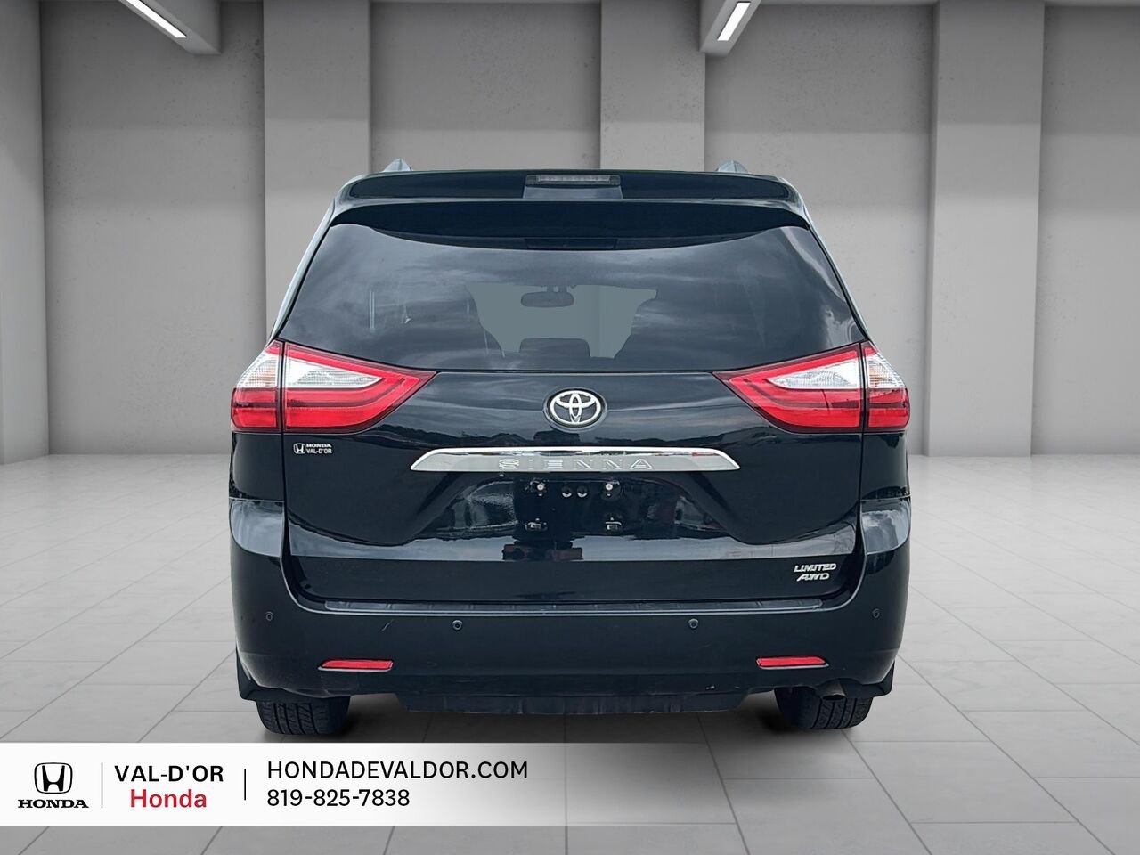 2017 Toyota Sienna XLE 7 places 5 portes AWD Black Val-d'Or - photo #2