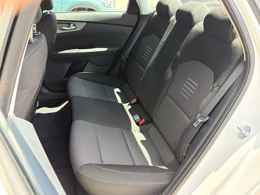 2021 Kia Forte White Gatineau - photo #17