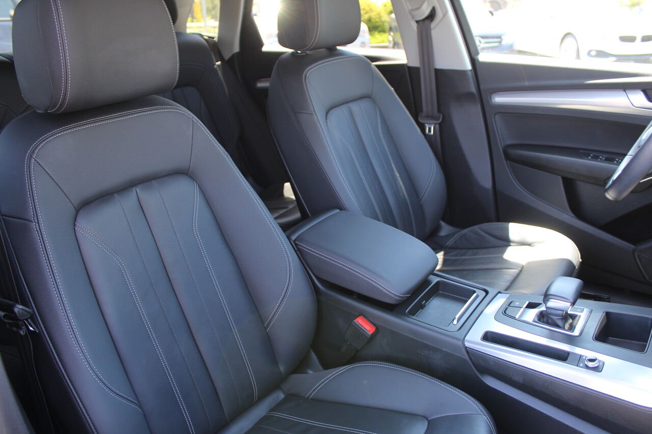 Audi Q5 VIN: WA1EABFY3N2063336 2022 Noir Sainte-Rose - photo #9