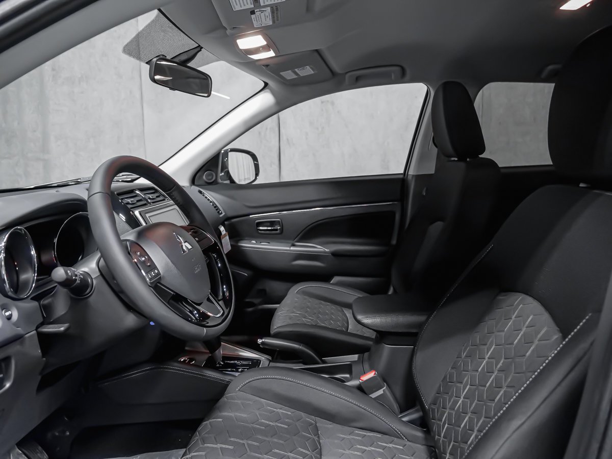 2026 Mitsubishi RVR SE Black Montreal - photo #15