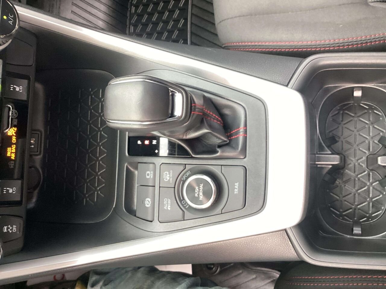 Toyota RAV4 hybride rechargeable 2025 Argent Gatineau - photo #15