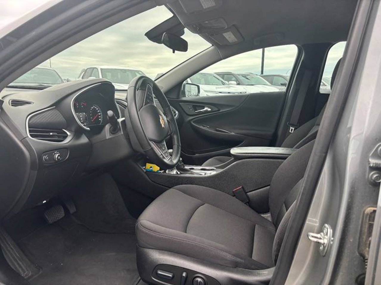 2024 Chevrolet Malibu 4dr Sdn 1LT Grey Sherwood Park - photo #5