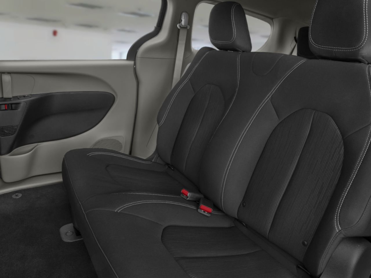 2027 CHRYSLER Grand Caravan 270010 | SXT 2RM Diamond Black Crystal Pearl Gatineau - photo #3