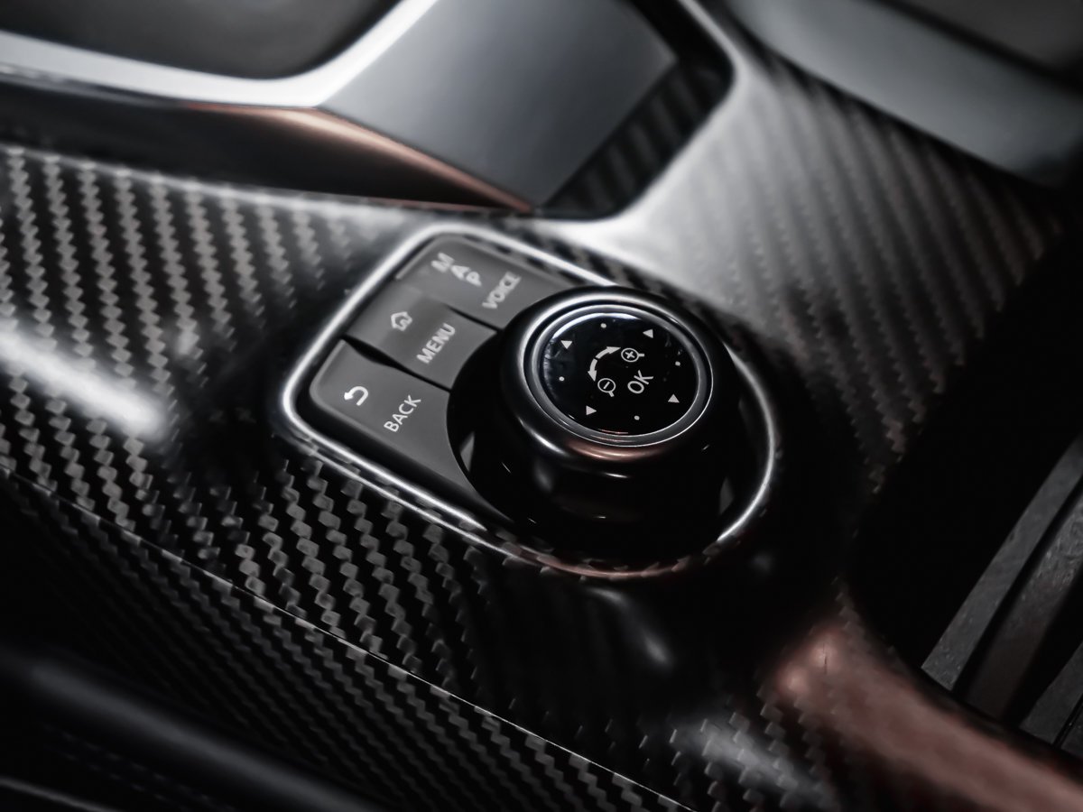 2023 Nissan GT-R PREMIUM White Montreal - photo #25