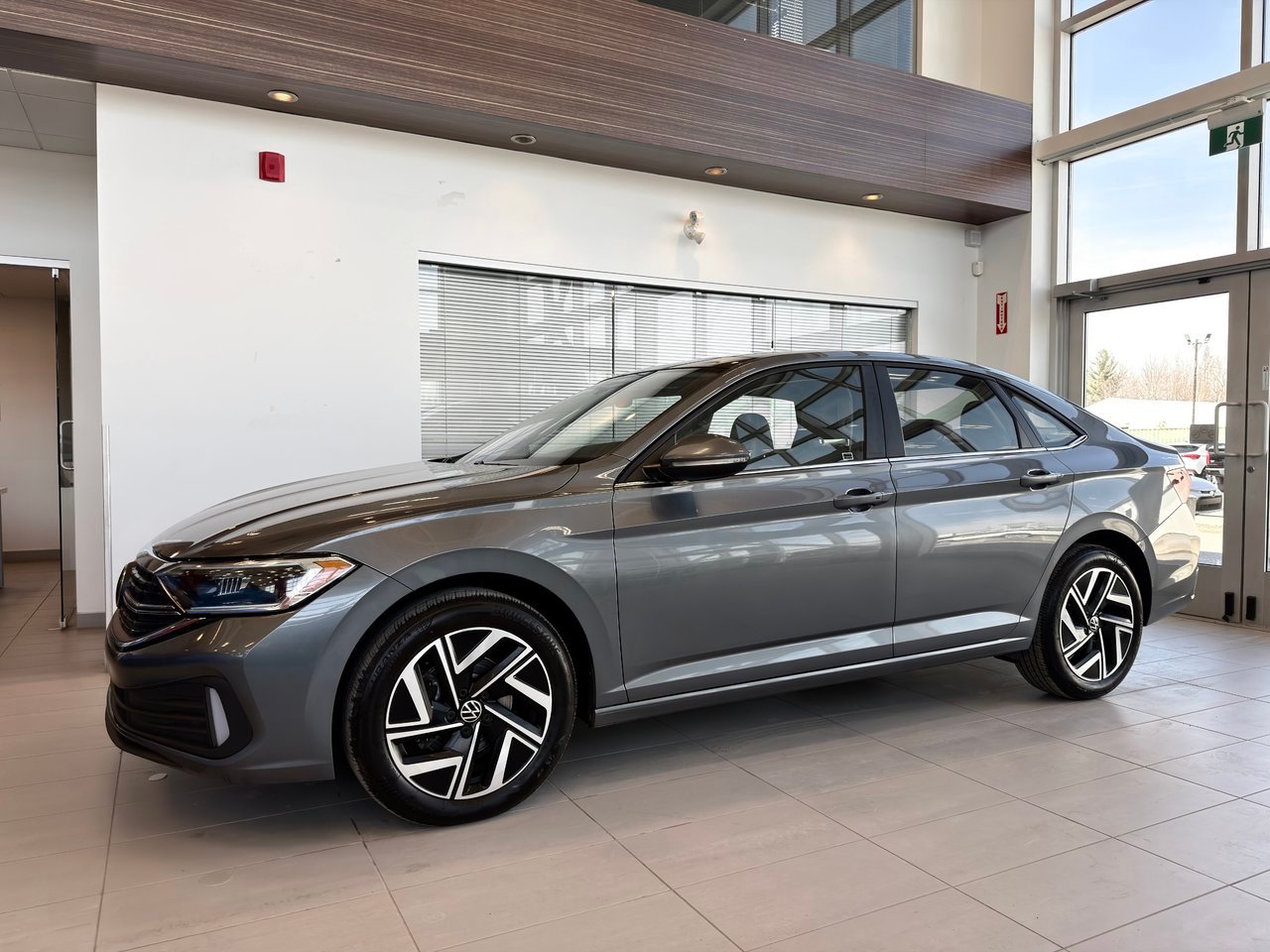Volkswagen Jetta 2022 Gris Notre-Dame-des-Prairies - photo #2