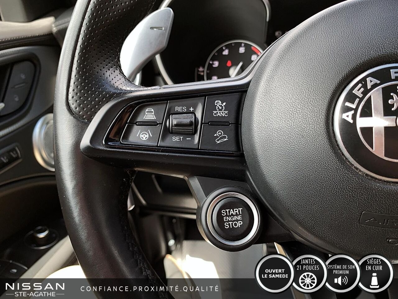 2022 Alfa Romeo Stelvio Veloce | CUIR ROUGE | TOIT PANORAMIQUE | AWD | Black Saint-Jérôme - photo #15