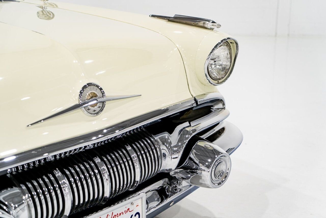 1957 Pontiac Bonneville *PRICE IN USD* Fuel injected 347/315HP 1 of 630 produced White Montreal - photo #3