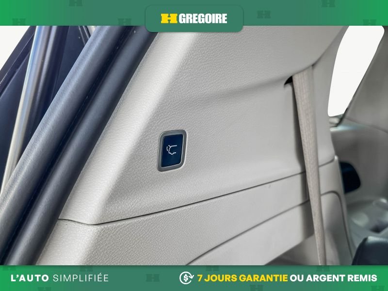 2022 Chrysler Pacifica Grey Laval - photo #32