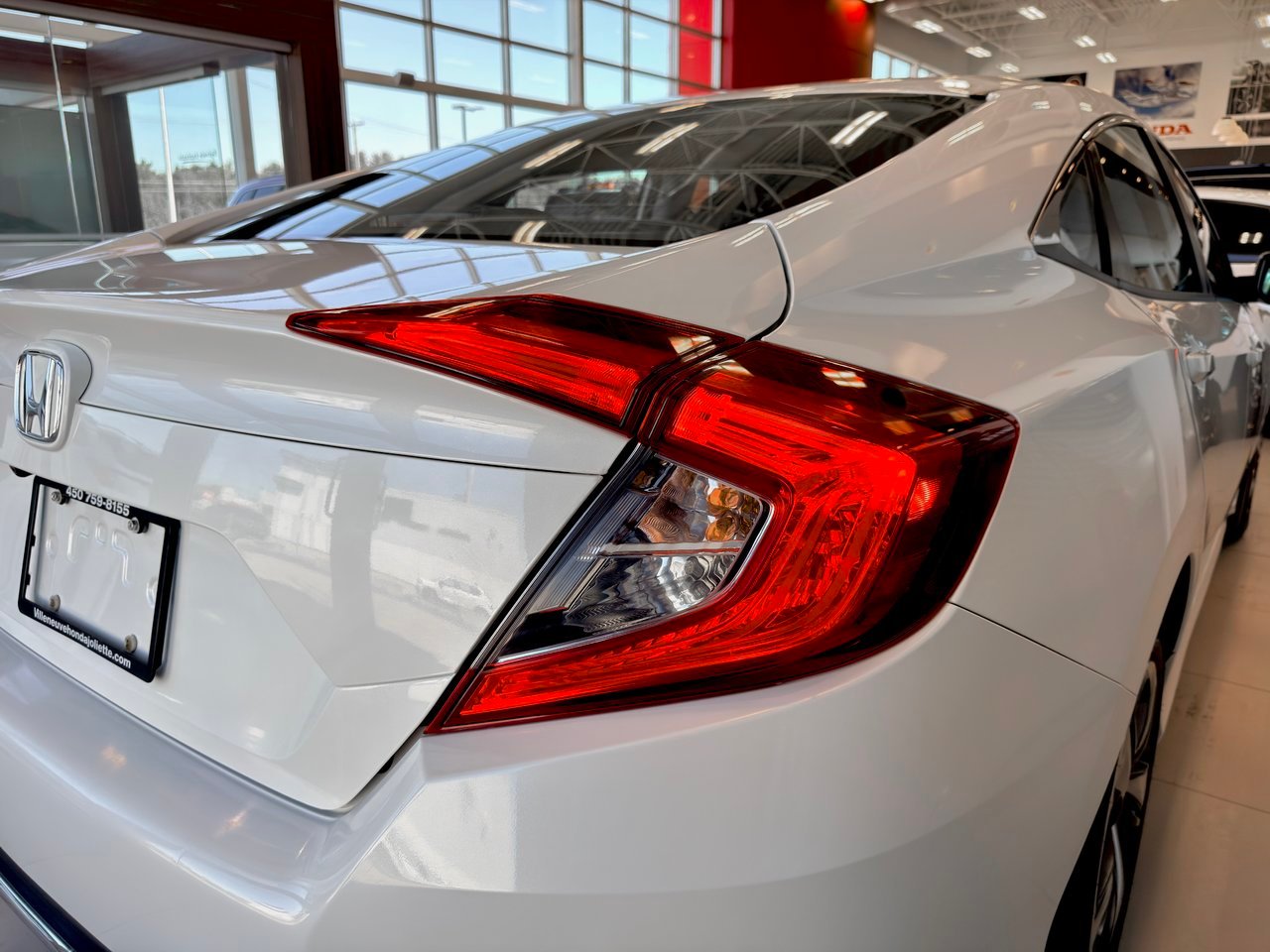 2019 Honda Civic Sedan White Notre-Dame-des-Prairies - photo #11