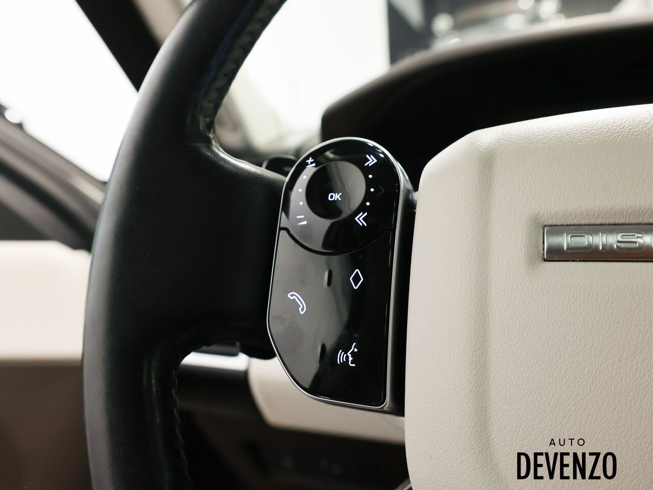 2019 Land Rover Discovery Silver Saint-Eustache - photo #13