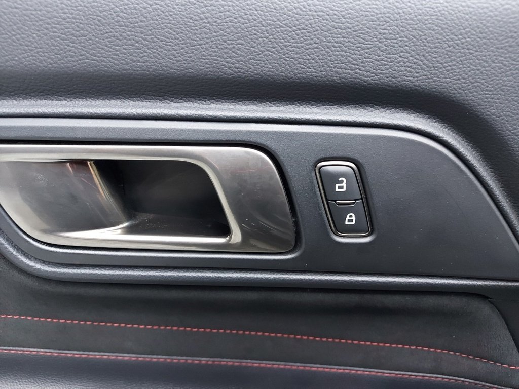 2018 Ford Mustang Black Blainville - photo #9