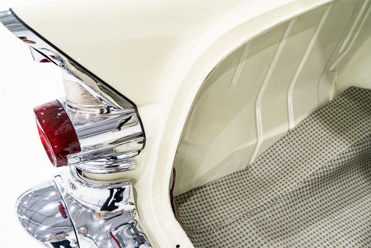 1957 Pontiac Bonneville *PRICE IN USD* Fuel injected 347/315HP 1 of 630 produced White Montreal - photo #101