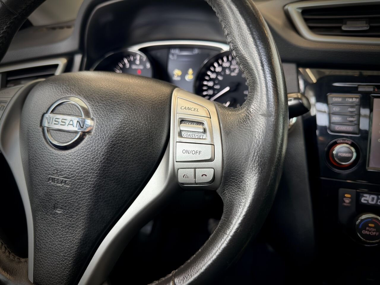 2016 Nissan Rogue Grey Notre-Dame-des-Prairies - photo #25