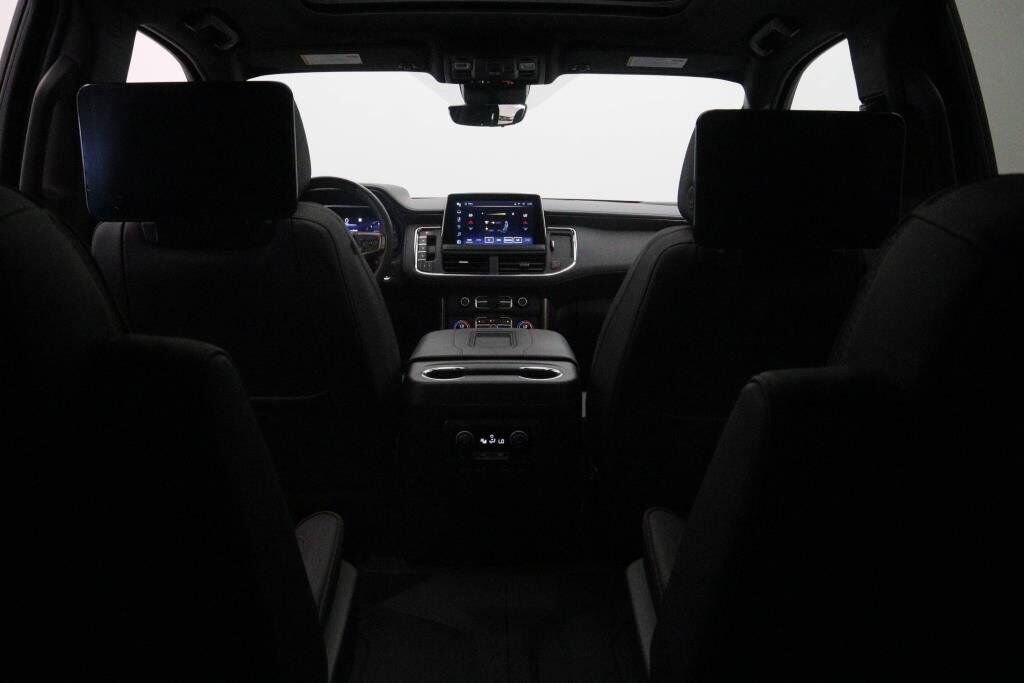 Chevrolet Suburban NIV 1GNSKGKT4PR480429 2023 Noir Baie-Comeau - photo #18