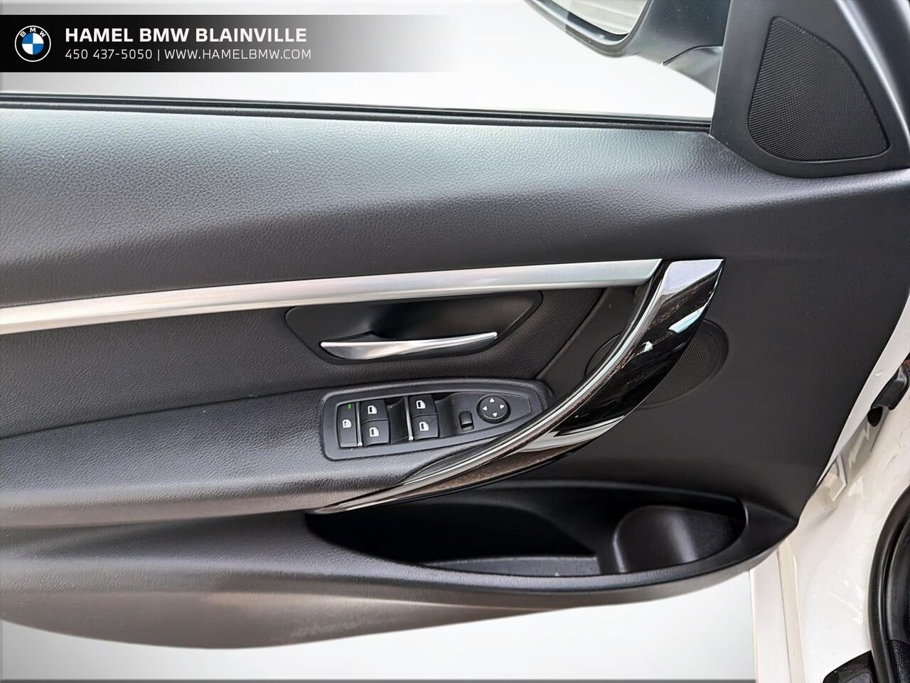 BMW Série 3 330i xDrive berline 2018 Blanc Blainville - photo #10