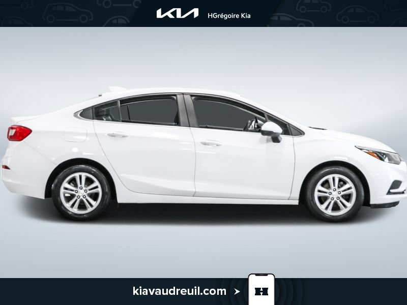 2017 Chevrolet Cruze White Blainville - photo #1