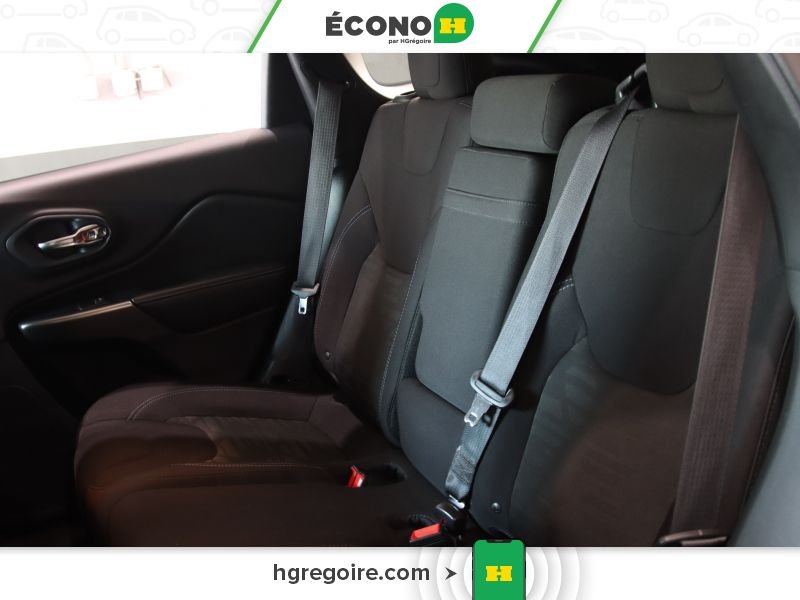 2019 Jeep Cherokee Green Laval - photo #18