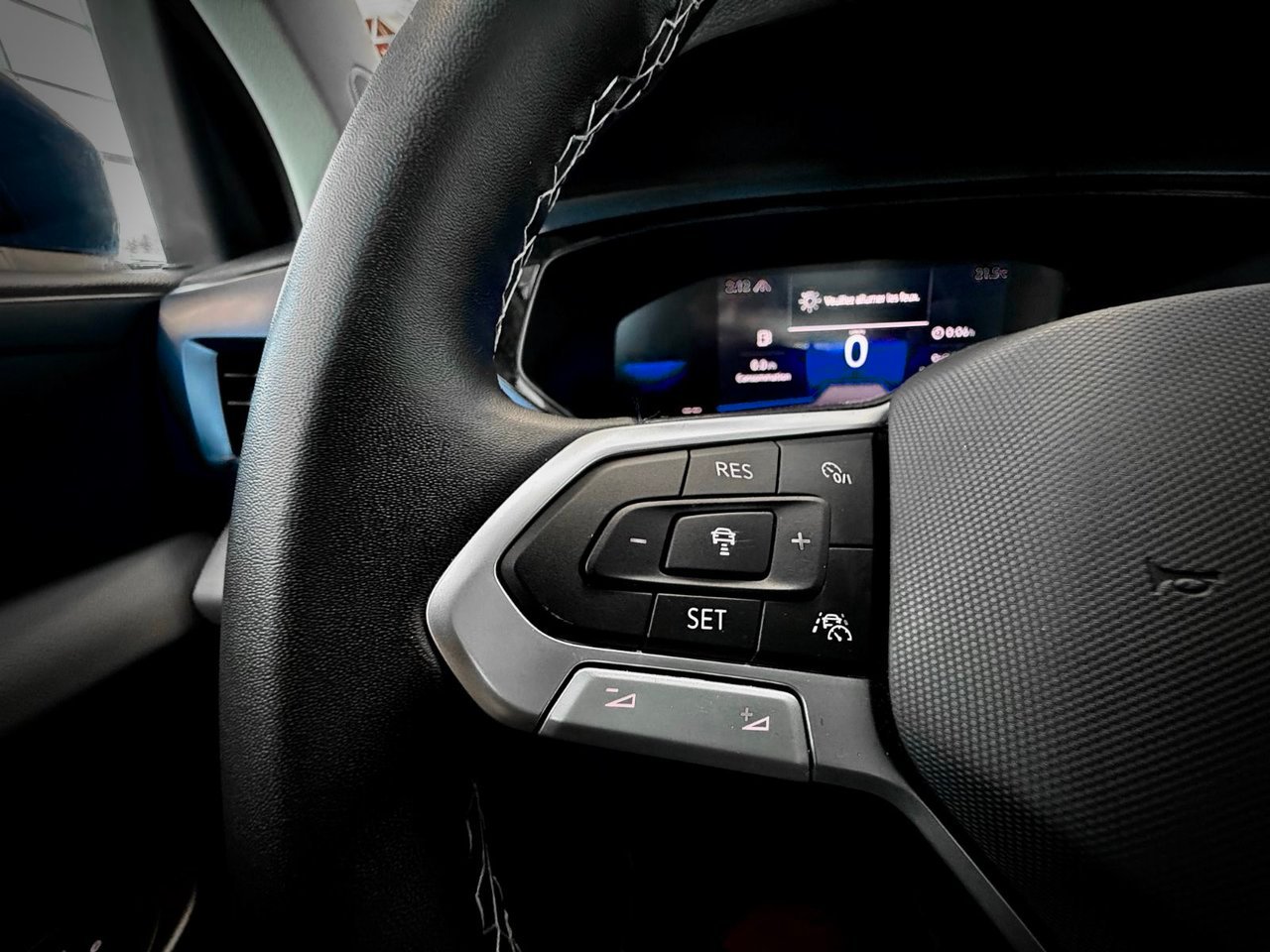 Volkswagen Taos 2023 Bleu Notre-Dame-des-Prairies - photo #24