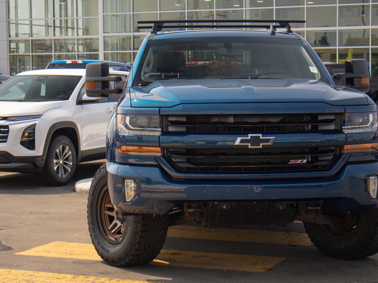 2016 Chevrolet Silverado 1500 4WD Crew Cab 143.5 LT w/1LT Blue Sherwood Park - photo #4