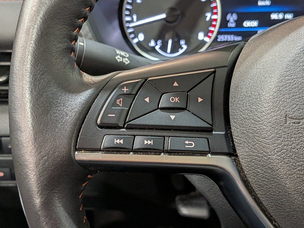Nissan Sentra SR Manual 2025 Noir Val-David - photo #13