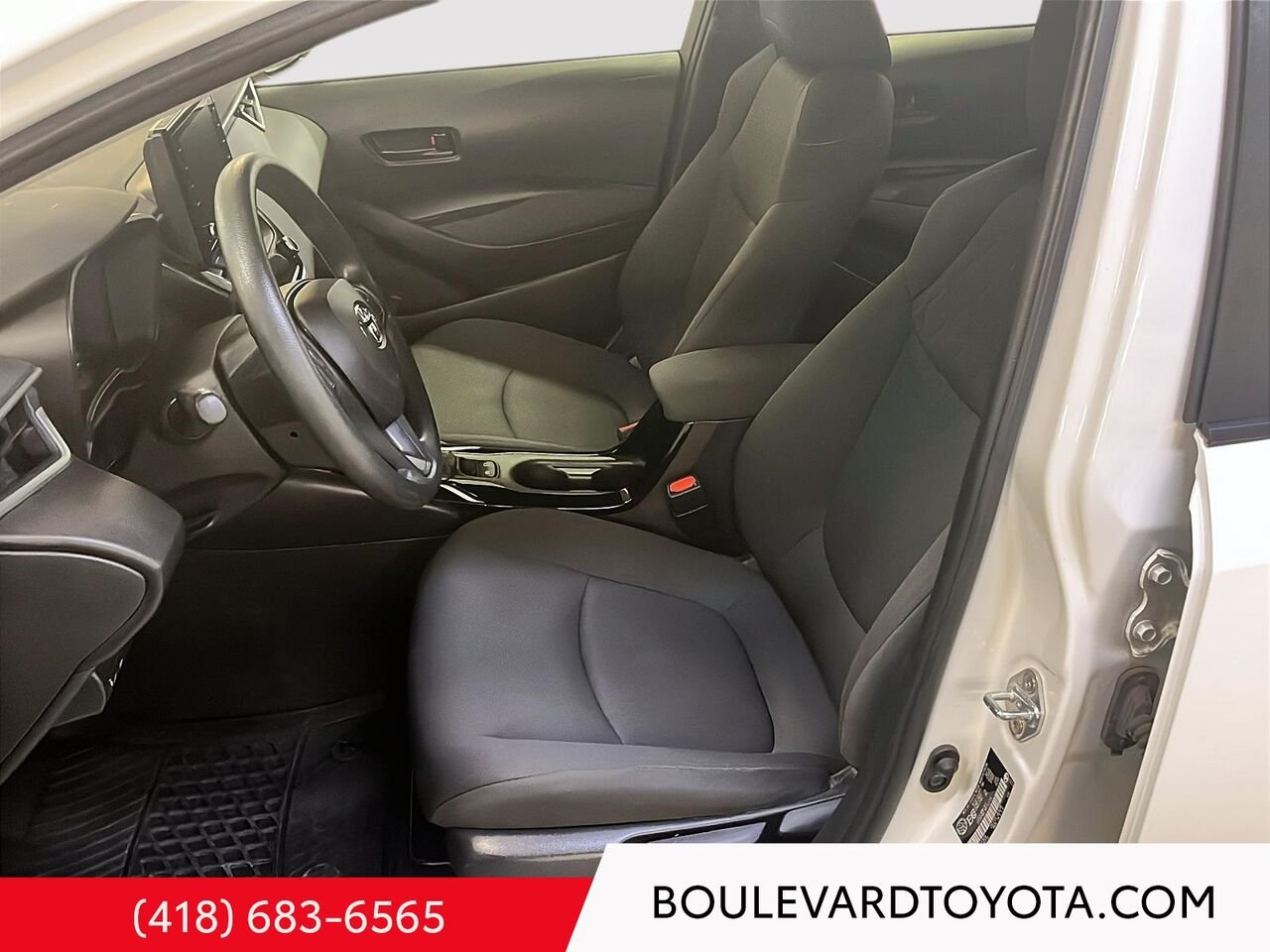 Toyota Corolla 99687A-17 | LE 2022 Blanc Québec - photo #8