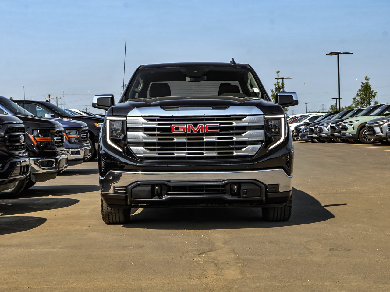 2023 GMC Sierra 1500 4WD Crew Cab 147 SLE Black Sherwood Park - photo #2