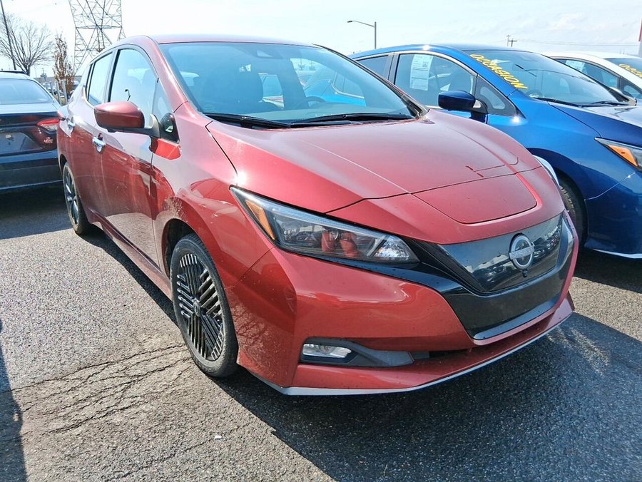 2025 Nissan LEAF 2025 Red