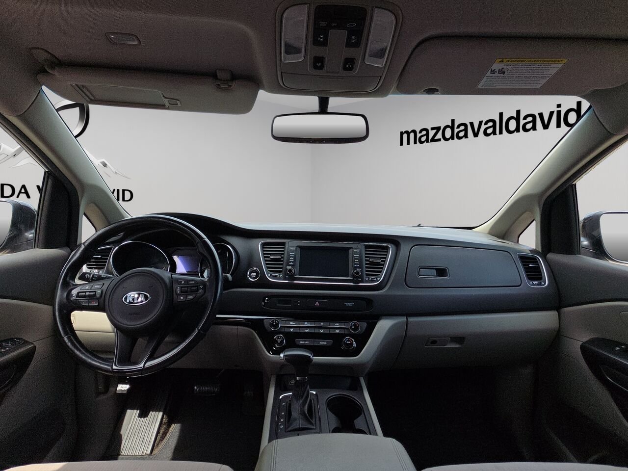 Kia Sedona LX TA, 8 passagers, volant chauffant, commande audio au volant, Apple carplay 2018 Gris Val-David - photo #7