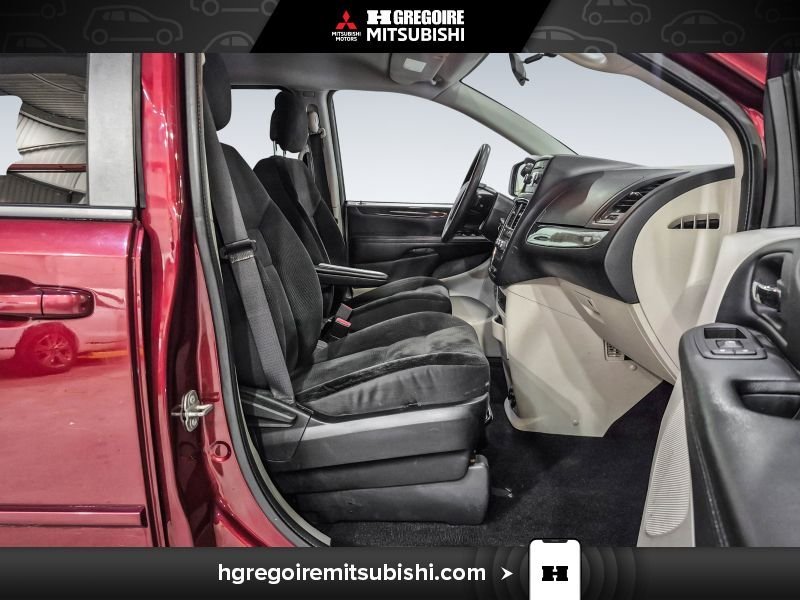 Dodge GR Caravan 2017 Brun Blainville - photo #15